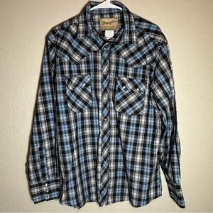 Wrangler Men's Plaid pearl Snap Shirt in Black and Blue